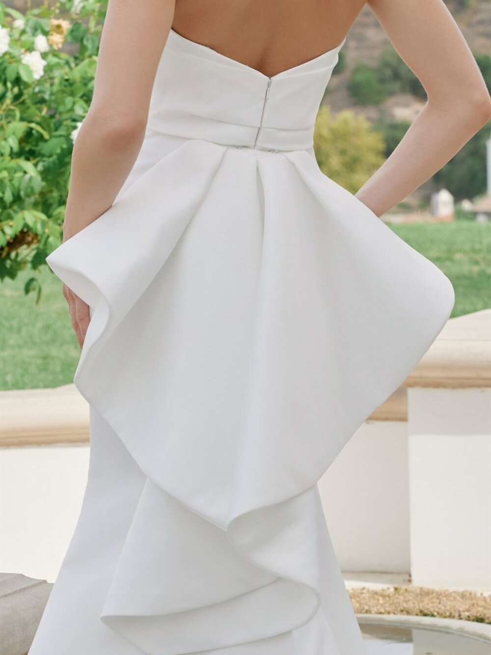 NEW LONG WHITE WEDDING DRESS. STRAPLESS MERMAID STRETCH SATIN WEDDING GOWN - Picture 5 of 6